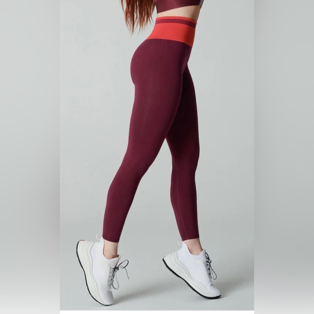High-Waisted Seamless Stripe 7/8 Leggings Burgundy Red Colorblock Size S - Picture 3 of 6